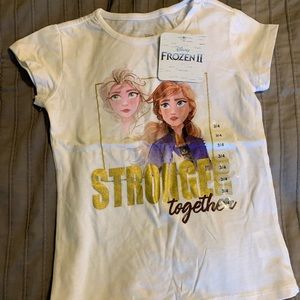 Disney Frozen T-shirt size 3/4 NWT

Smoke/pet free home